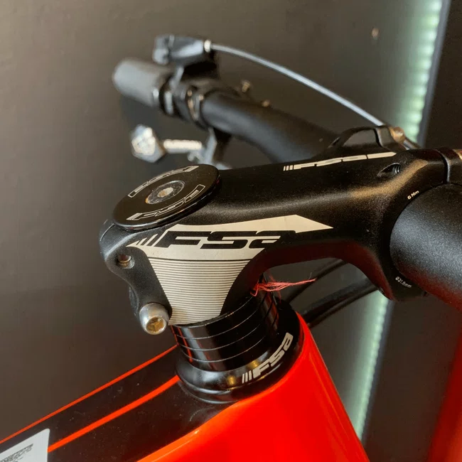 Bicicleta Caloi Elite FS Aro 29 XT 12v T-17 Vermelha e Preta - Seminova