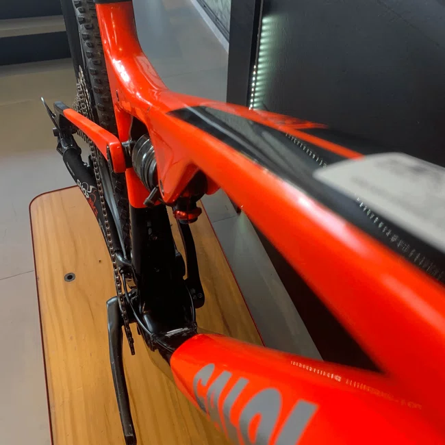 Bicicleta Caloi Elite FS Aro 29 XT 12v T-17 Vermelha e Preta - Seminova