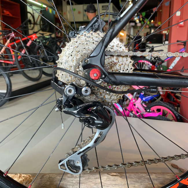 Bicicleta Cannondale Trail 4 Aro 29 Deore 30v Preto e Branco - Seminova