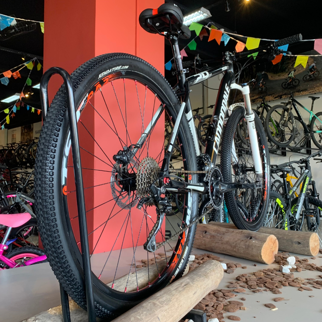 Bicicleta Cannondale Trail 4 Aro 29 Deore 30v Preto e Branco - Seminova