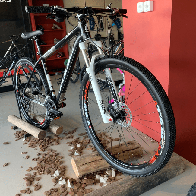 Bicicleta Cannondale Trail 4 Aro 29 Deore 30v Preto e Branco - Seminova