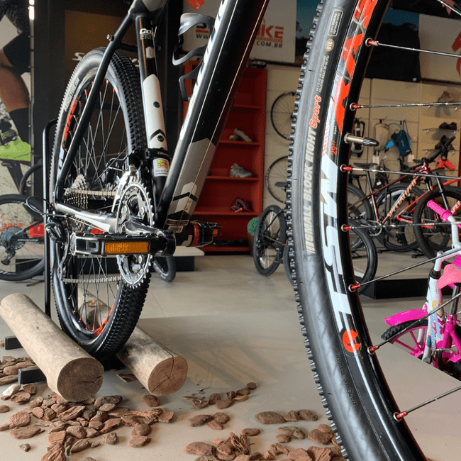 Bicicleta Cannondale Trail 4 Aro 29 Deore 30v Preto e Branco - Seminova