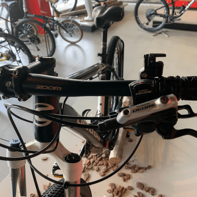 Bicicleta Cannondale Trail 4 Aro 29 Deore 30v Preto e Branco - Seminova