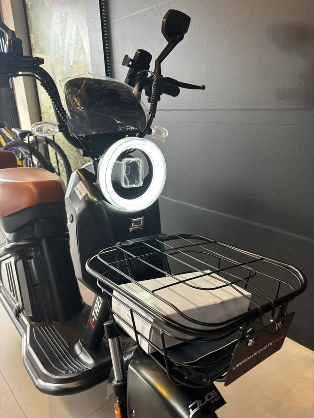 Bicicleta eletrica a10 duos e-trek 48v 1000w preta