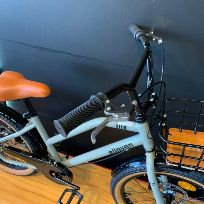 Bicicleta Elleven Aro 20 Elly Cinza Pretaㅤㅤㅤㅤㅤㅤㅤㅤㅤㅤㅤㅤㅤㅤ
