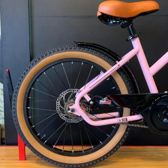 Bicicleta Elleven  Aro 20 Elly Com Cesta Rosa e Pretaㅤㅤ