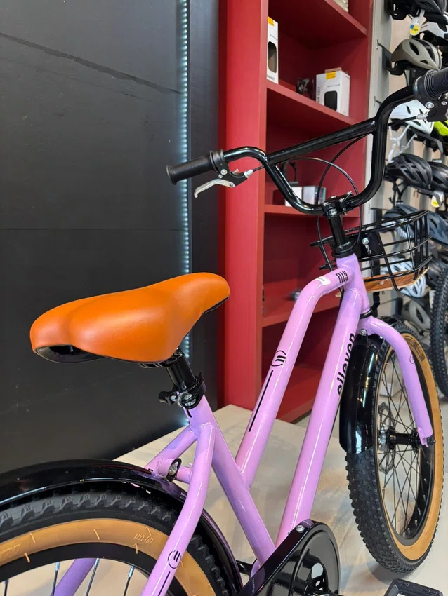 Bicicleta Elleven  Aro 20 Elly Com Cesta Rosa e Pretaㅤㅤ