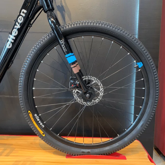 Bicicleta Elleven New Breezy Aro 27,5 Tourney 7v Preto e Azul e Marrom