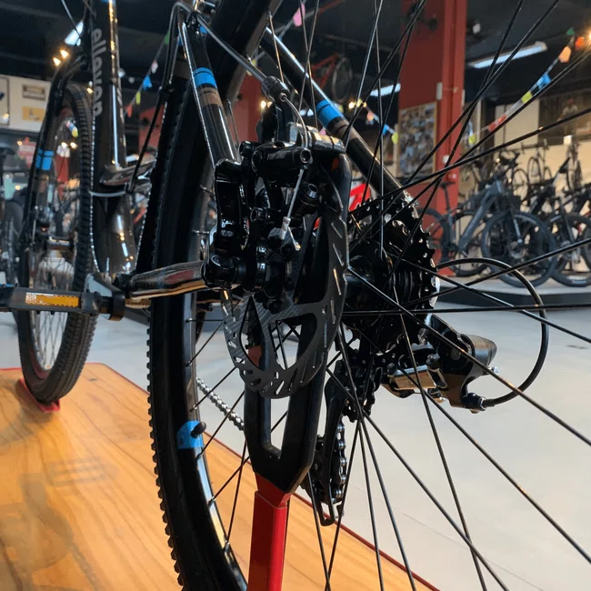 Bicicleta Elleven New Breezy Aro 27,5 Tourney 7v Preto e Azul e Marrom