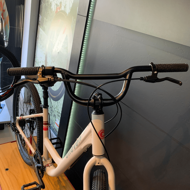 Bicicleta Elleven Venice Aro 27,5 Creme e Vermelho