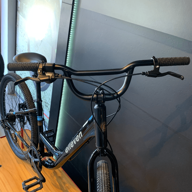 Bicicleta Elleven Venice Aro 27,5 Preto e Azul