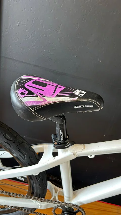Bicicleta Gios Jump Single Aro 26 Preto e Dourado - Seminova ㅤㅤㅤㅤ