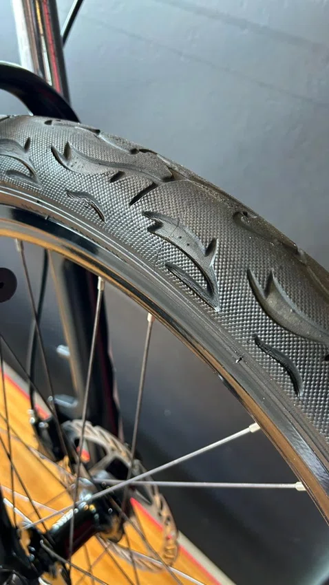 Bicicleta Gios Jump Single Aro 26 Preto e Dourado - Seminova ㅤㅤㅤㅤ
