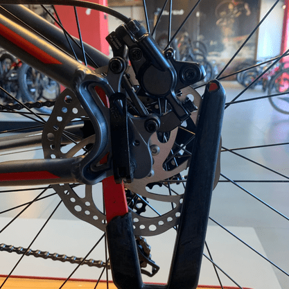 Bicicleta Groove Hype 30 Aro 29 Tourney 21v Grafite e Vermelho e Preto