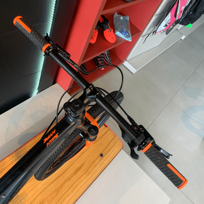 Bicicleta Groove Hype JR HD Aro 24 Tourney 7v 2023 Grafite e Laranja e Preto