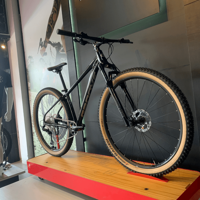 Bicicleta Groove Riff 70 Aro 29 Deore 12v 2023 Marrom Metalico Escuro