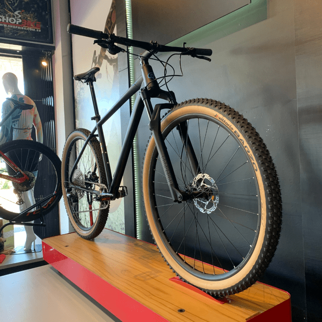Bicicleta Groove Riff 70 Aro 29 Deore 12v 2023 Preto Fosco