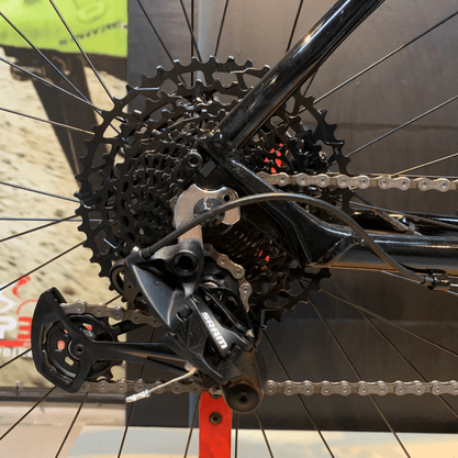 Bicicleta Groove SKA 50 Aro 29 SX 12v 2023 Azul Prism e Preto