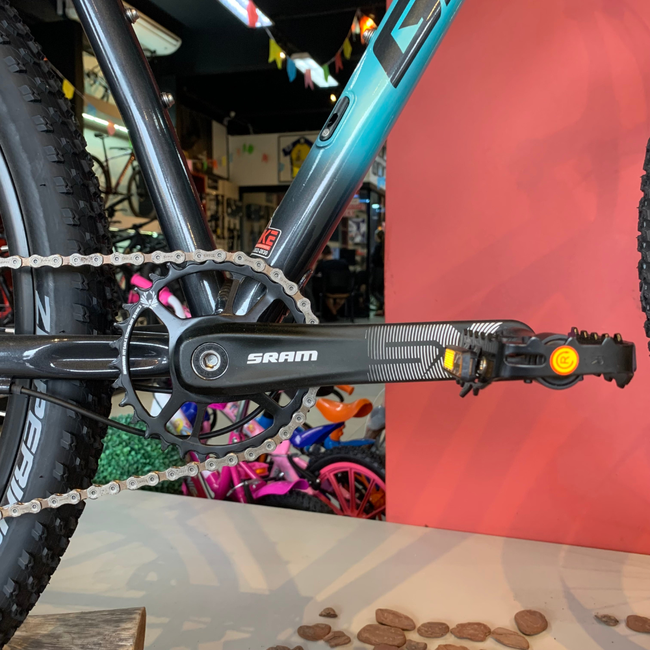 Bicicleta Groove SKA 70 Aro 29 SX 12v 2023 Verde Claro e Grafite