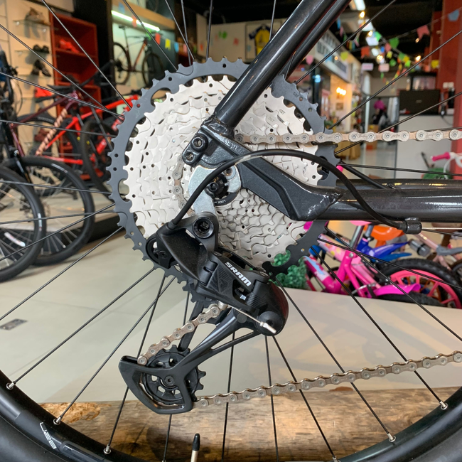 Bicicleta Groove SKA 70 Aro 29 SX 12v 2023 Verde Claro e Grafite