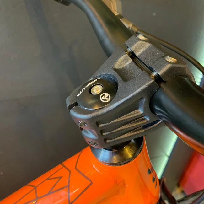 Bicicleta Hupi Aro 26 Naja v9 Laranja e Preto