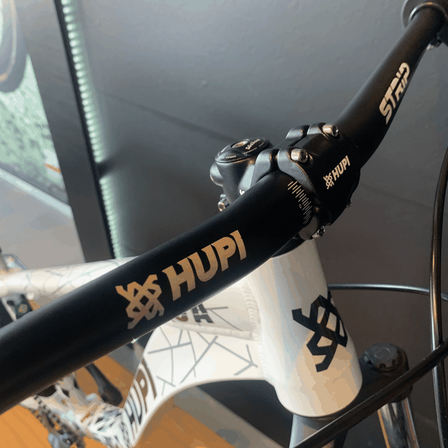 Bicicleta Hupi Naja V9 Aro 26 Branca e Pretaㅤㅤㅤㅤㅤㅤㅤㅤㅤㅤㅤ