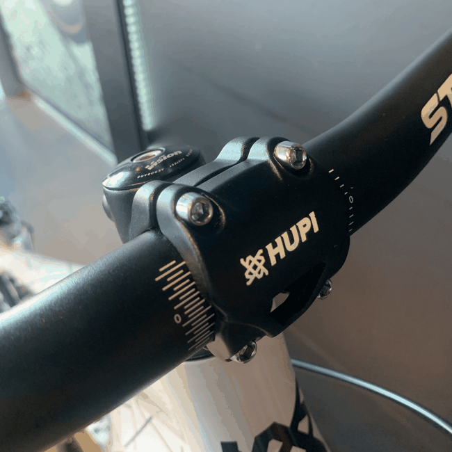 Bicicleta Hupi Naja V9 Aro 26 Branca e Pretaㅤㅤㅤㅤㅤㅤㅤㅤㅤㅤㅤ