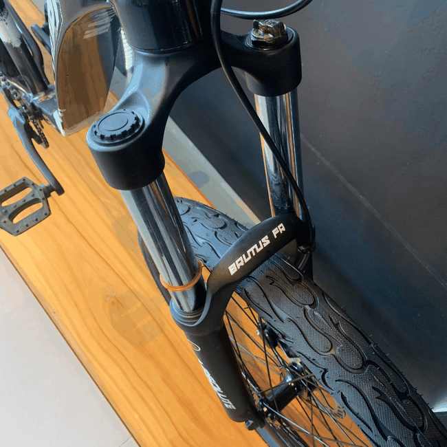 Bicicleta Hupi Naja V9 Aro 26 Preto e Prata e Brancoㅤㅤㅤ