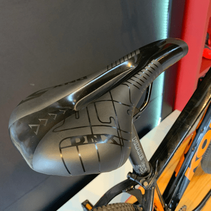 Bicicleta Kode Coyote Boost Aro 29 Deore 10v Preto e Laranja