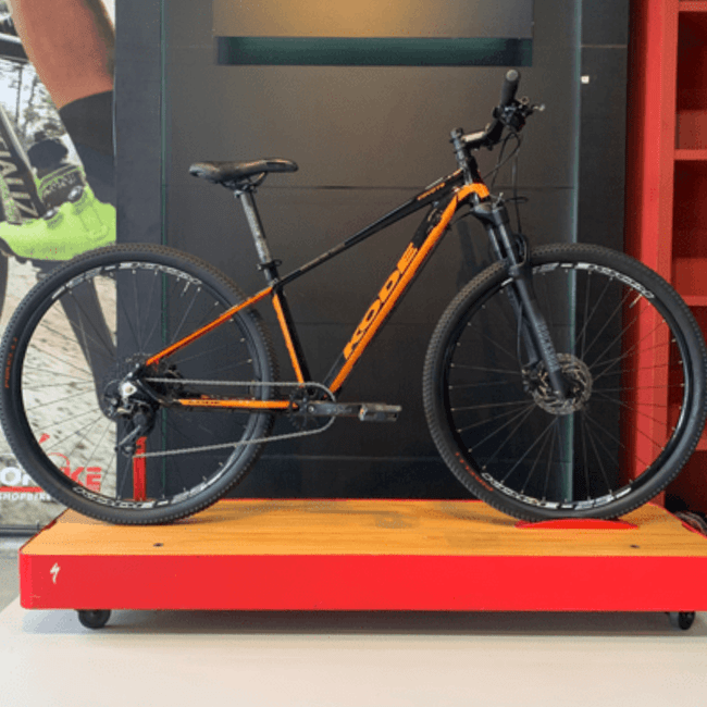 Bicicleta Kode Coyote Boost Aro 29 Deore 10v Preto e Laranja