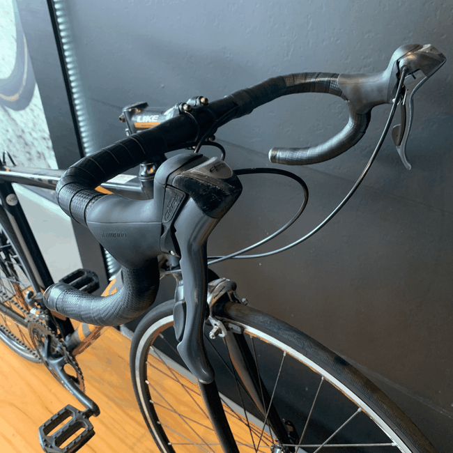 Bicicleta Like R2 Aro 700 Claris 16v Preto e Dourado - Seminova