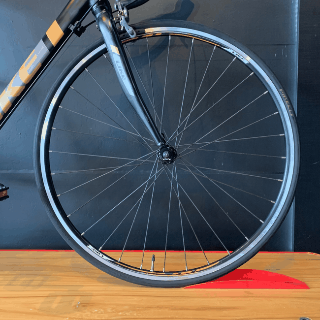 Bicicleta Like R2 Aro 700 Claris 16v Preto e Dourado - Seminova