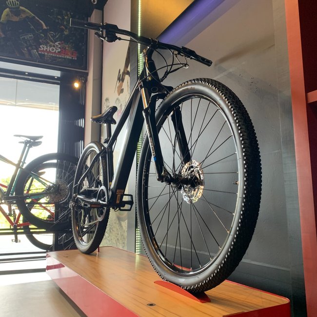 Bicicleta Oggi 8.0 Aro 29 Tourney 7v Preto e Grafite - Seminova