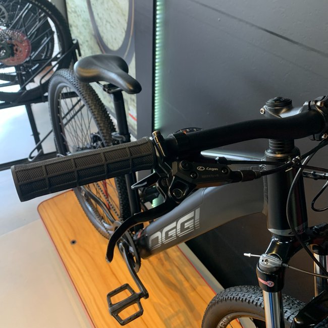 Bicicleta Oggi 8.0 Aro 29 Tourney 7v Preto e Grafite - Seminova