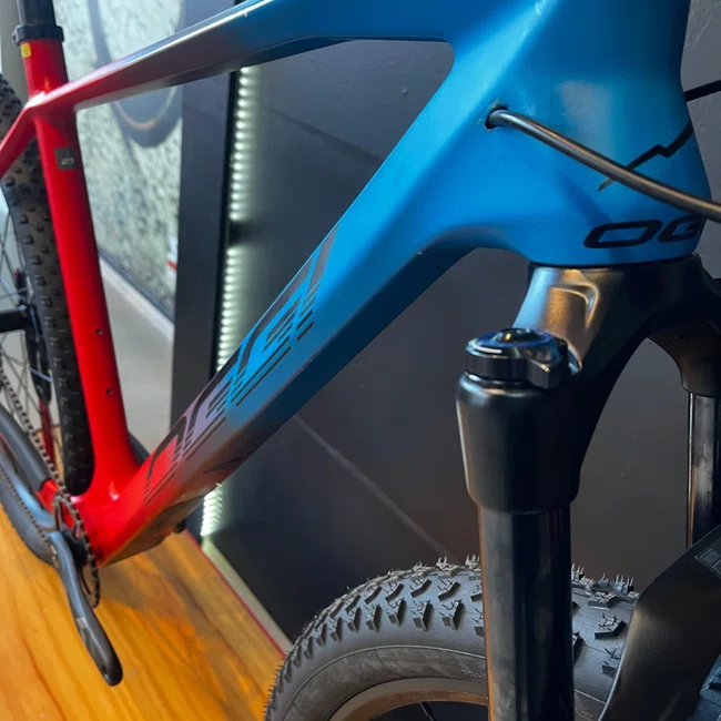 Bicicleta Oggi Agile Aro 29 Pro Sx 12v t-21 Azul e Vermelho - Seminova
