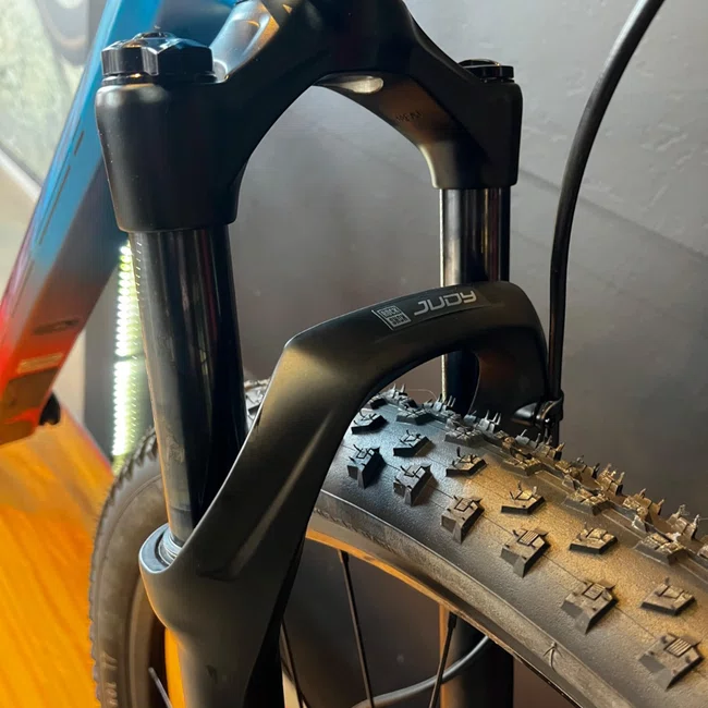Bicicleta Oggi Agile Aro 29 Pro Sx 12v t-21 Azul e Vermelho - Seminova
