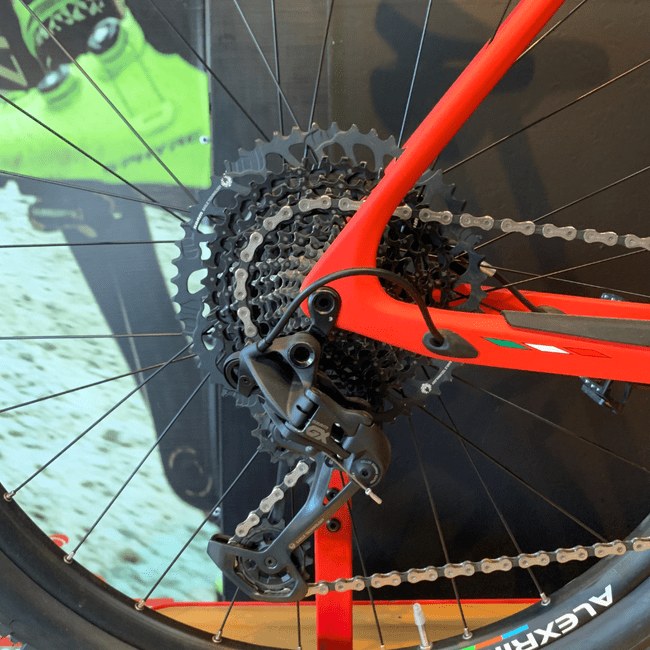 Bicicleta Oggi Agile Pro Aro 29 GX 12v Vermelho e Azul - Seminova