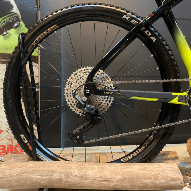 Bicicleta Oggi Agile Sport Aro 29 Deore 12v Preto e Amarelo - Seminova