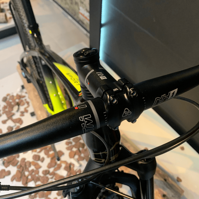 Bicicleta Oggi Agile Sport Aro 29 Deore 12v Preto e Amarelo - Seminova