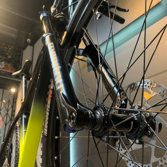 Bicicleta Oggi Agile Sport Aro 29 Deore 12v Preto e Amarelo - Seminova
