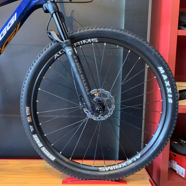 Bicicleta Oggi Agile Sport Aro 29 Deore 12v Azul Amarelo Vermelho