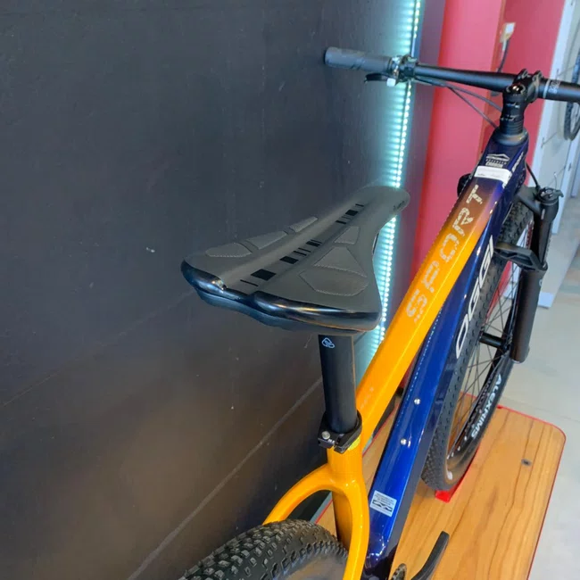 Bicicleta Oggi Agile Sport Aro 29 Deore 12v Azul Amarelo Vermelho