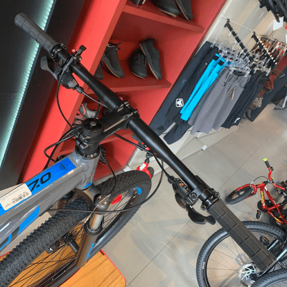 Bicicleta Oggi Big Wheel 7.0 Aro 29 Alivio 18v 2022 Grafite e Azul e Preto