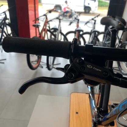 Bicicleta Oggi Big Wheel 7.0 Aro 29 Alivio 18v 2022 Grafite e Azul e Preto