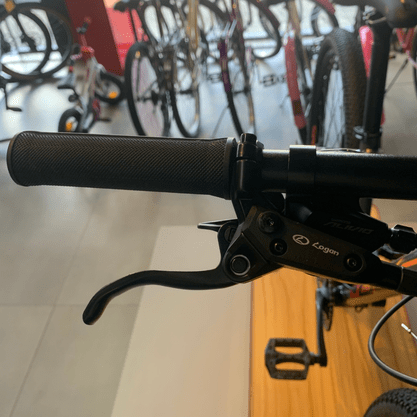 Bicicleta Oggi Big Wheel 7.0 Aro 29 Alivio 18v 2022 Grafite e Laranja e Preto