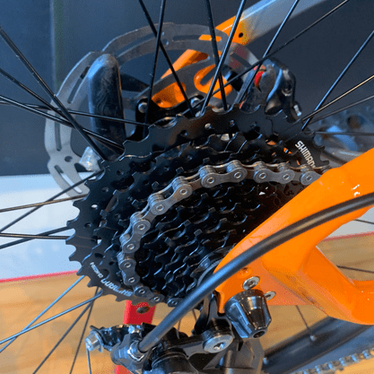 Bicicleta Oggi Big Wheel 7.0 Aro 29 Alivio 18v 2022 Grafite e Laranja e Preto