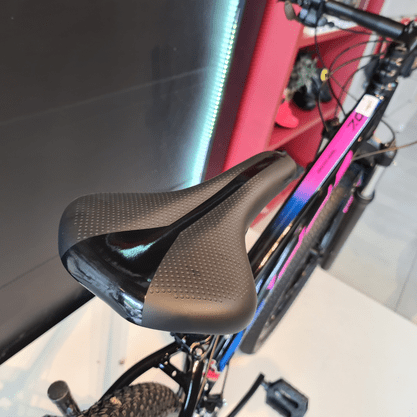 Bicicleta Oggi Big Wheel 7.0 Aro 29 Alivio 18v 2022 Preto e Azul e Pink