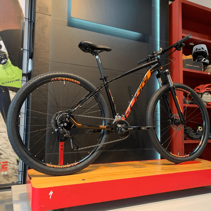 Bicicleta Oggi Big Wheel 7.0 Aro 29 Alivio 18v 2022 Preto e Laranja