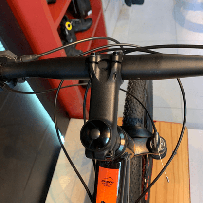 Bicicleta Oggi Big Wheel 7.0 Aro 29 Alivio 18v 2022 Preto e Laranja
