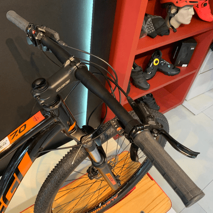 Bicicleta Oggi Big Wheel 7.0 Aro 29 Alivio 18v 2022 Preto e Laranja